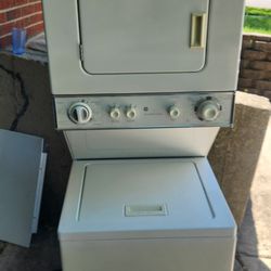 24" Electry 220V Washer & Dryer 