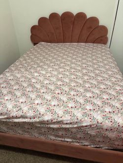 Shell bed frame