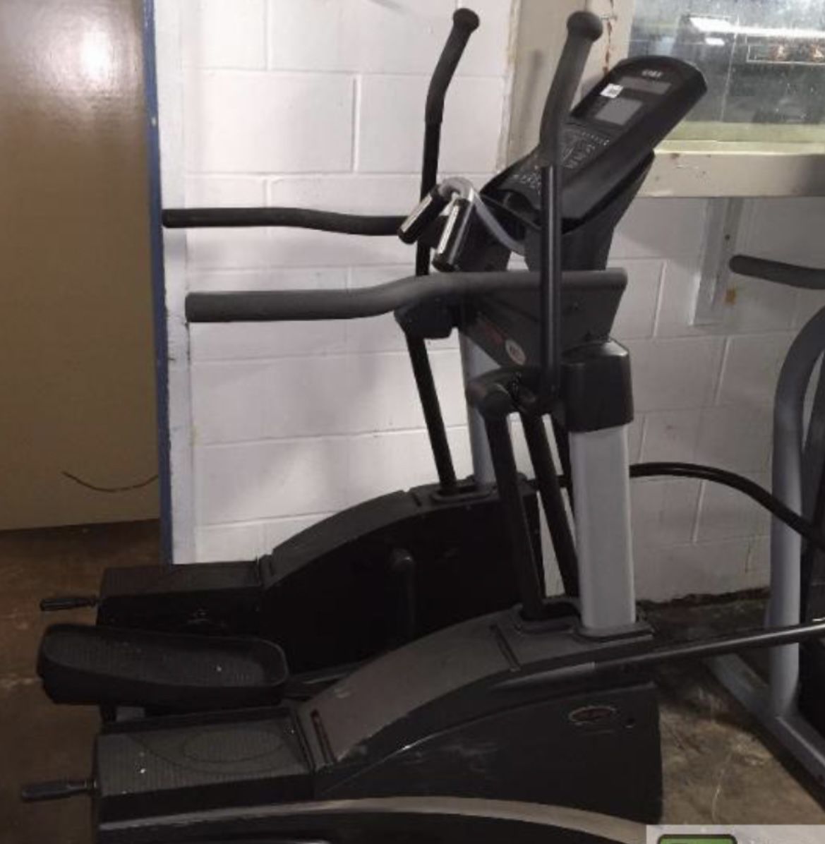 True TSX Commercial Elliptical Machine 