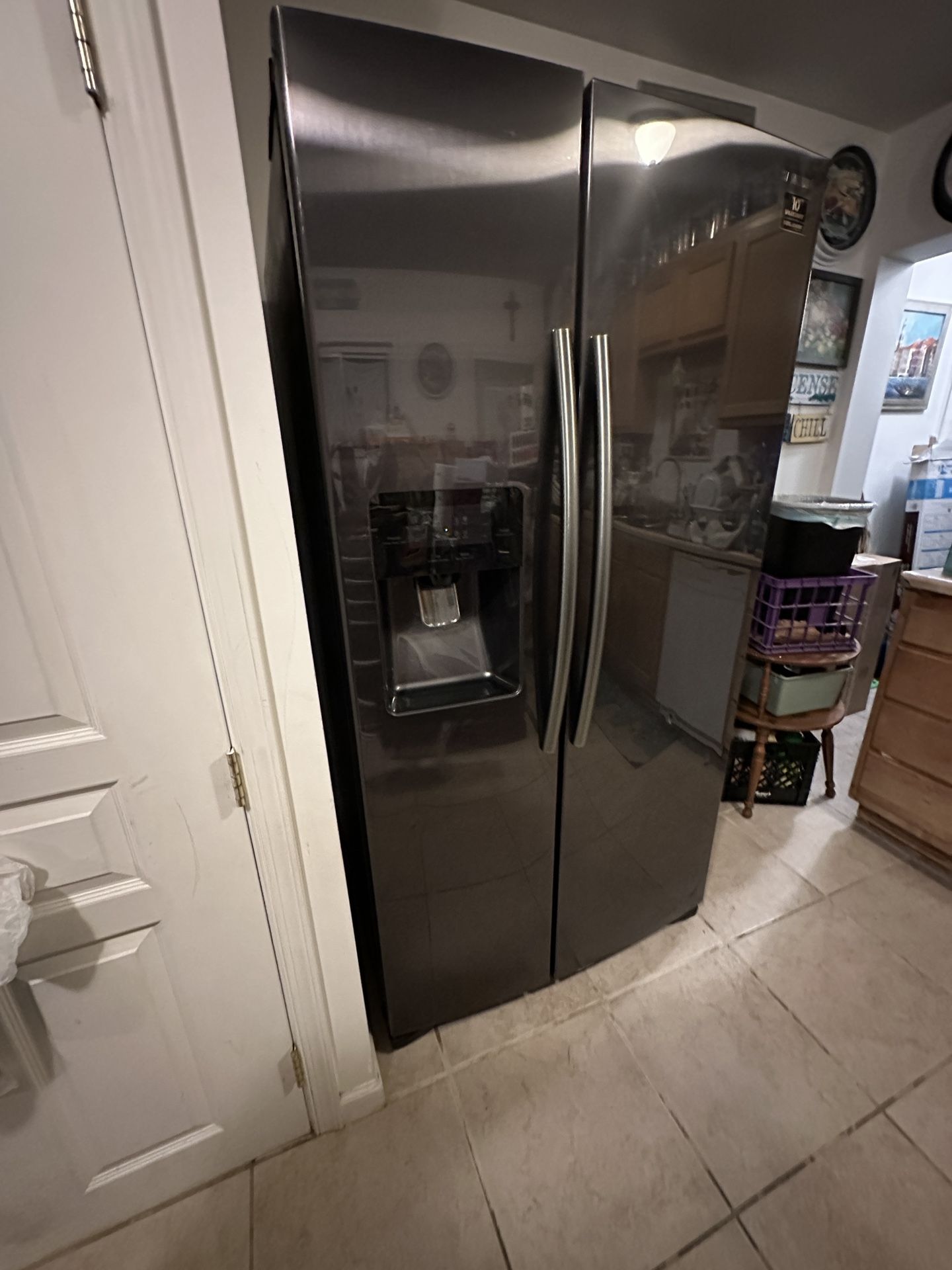 Samsung 25 Cu ft Black STAINLESS STEEL Side By Side Refrigerator