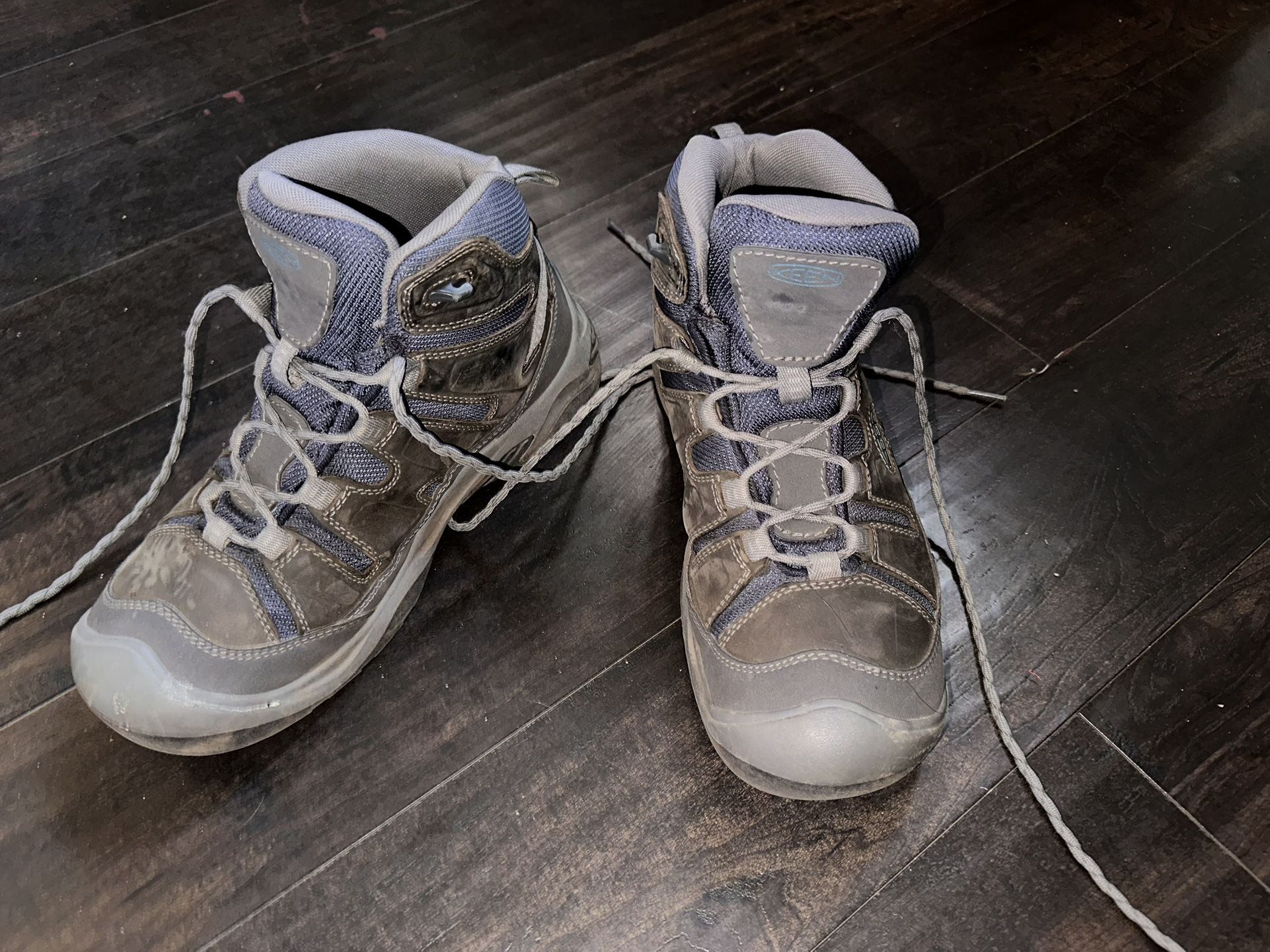 Keen Boots 9.5 EE MENS