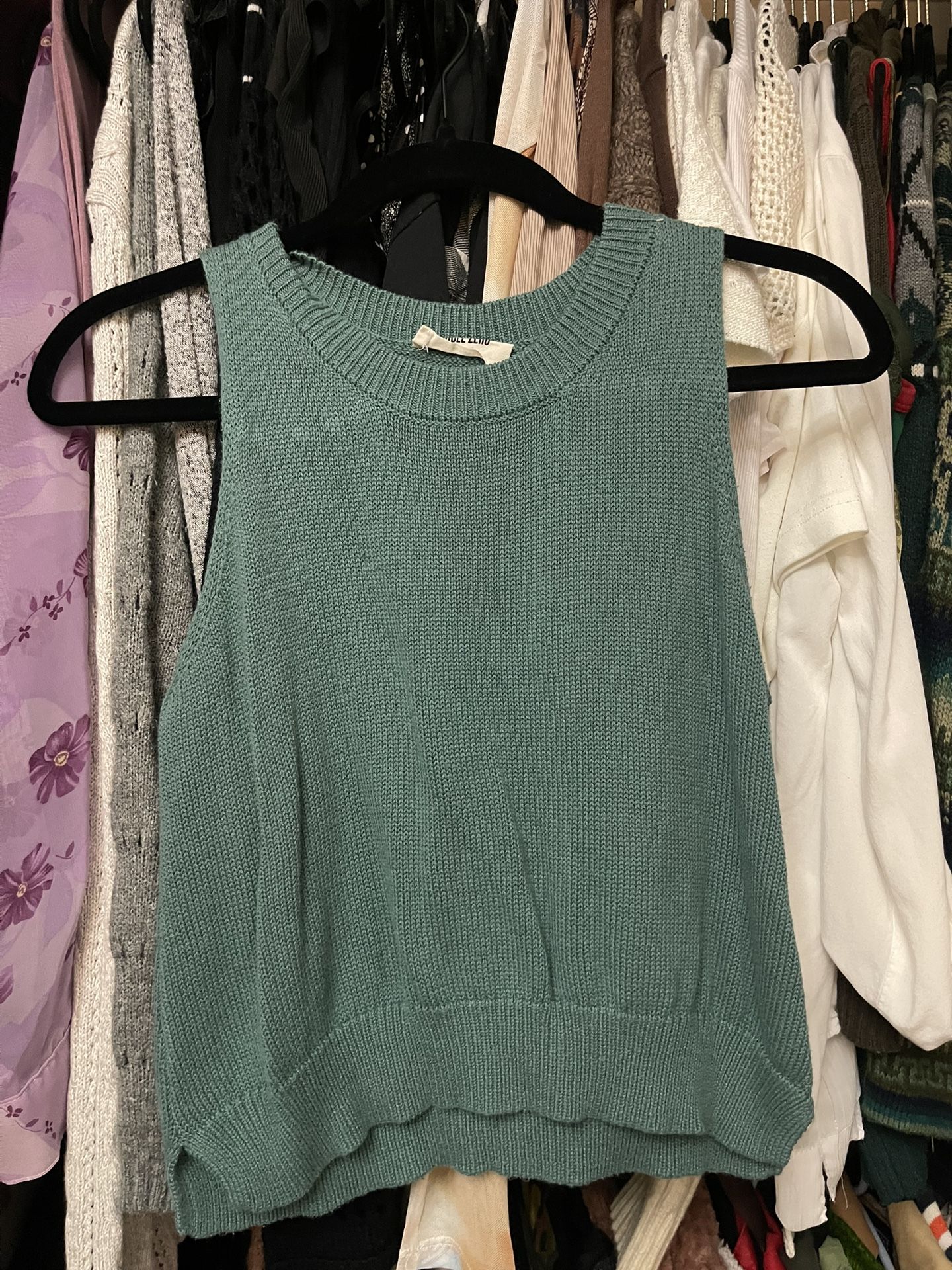 Sweater vest