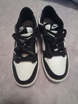 Nike Dunks Low PandaBlack and White New Size 4.5y.