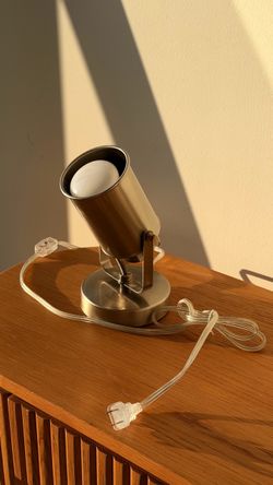 Smart Color Changing Accent Lamp w/ Philips Hue Bulb