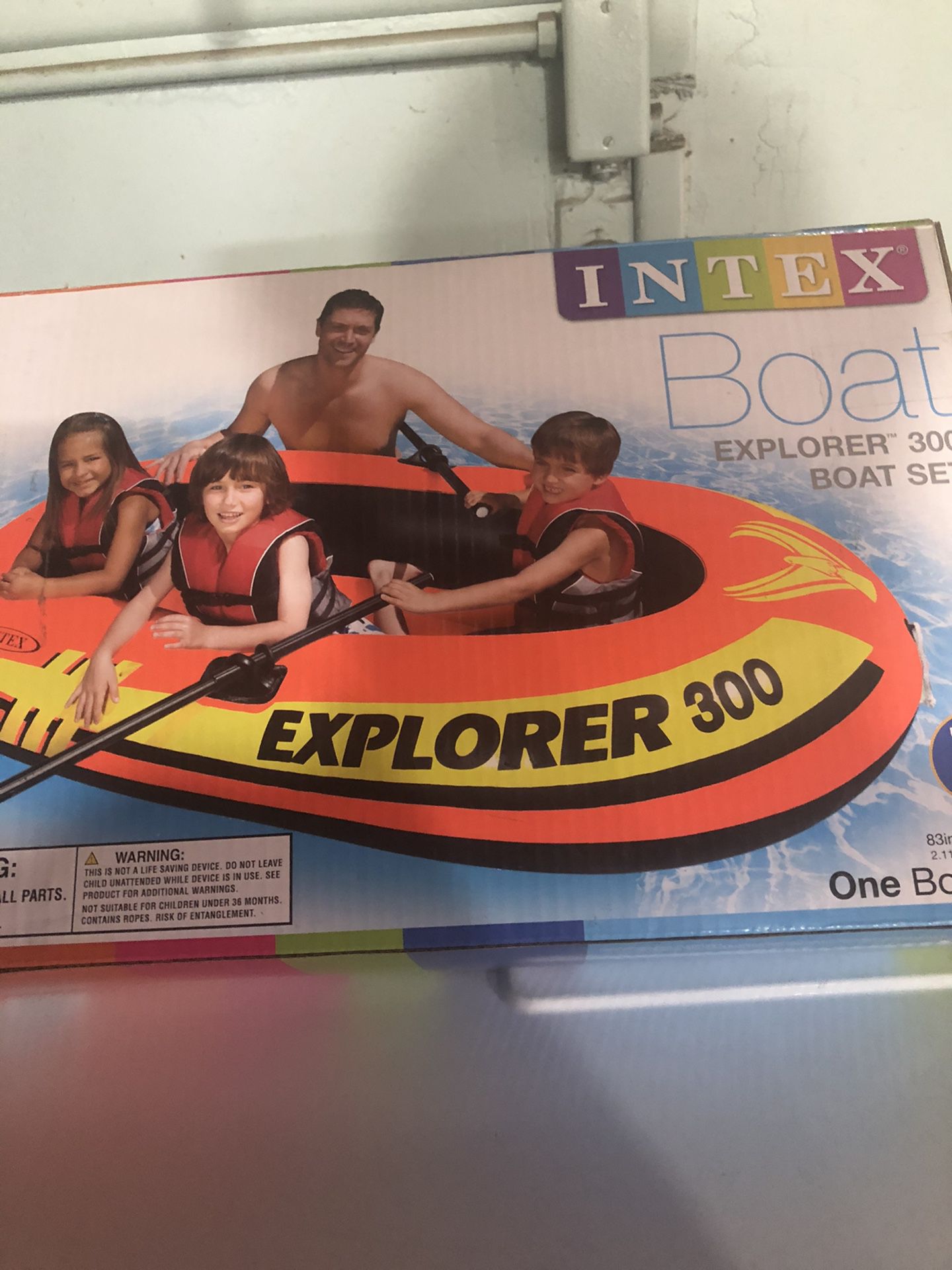 Intex Boat Explorer 300 Set Brand New