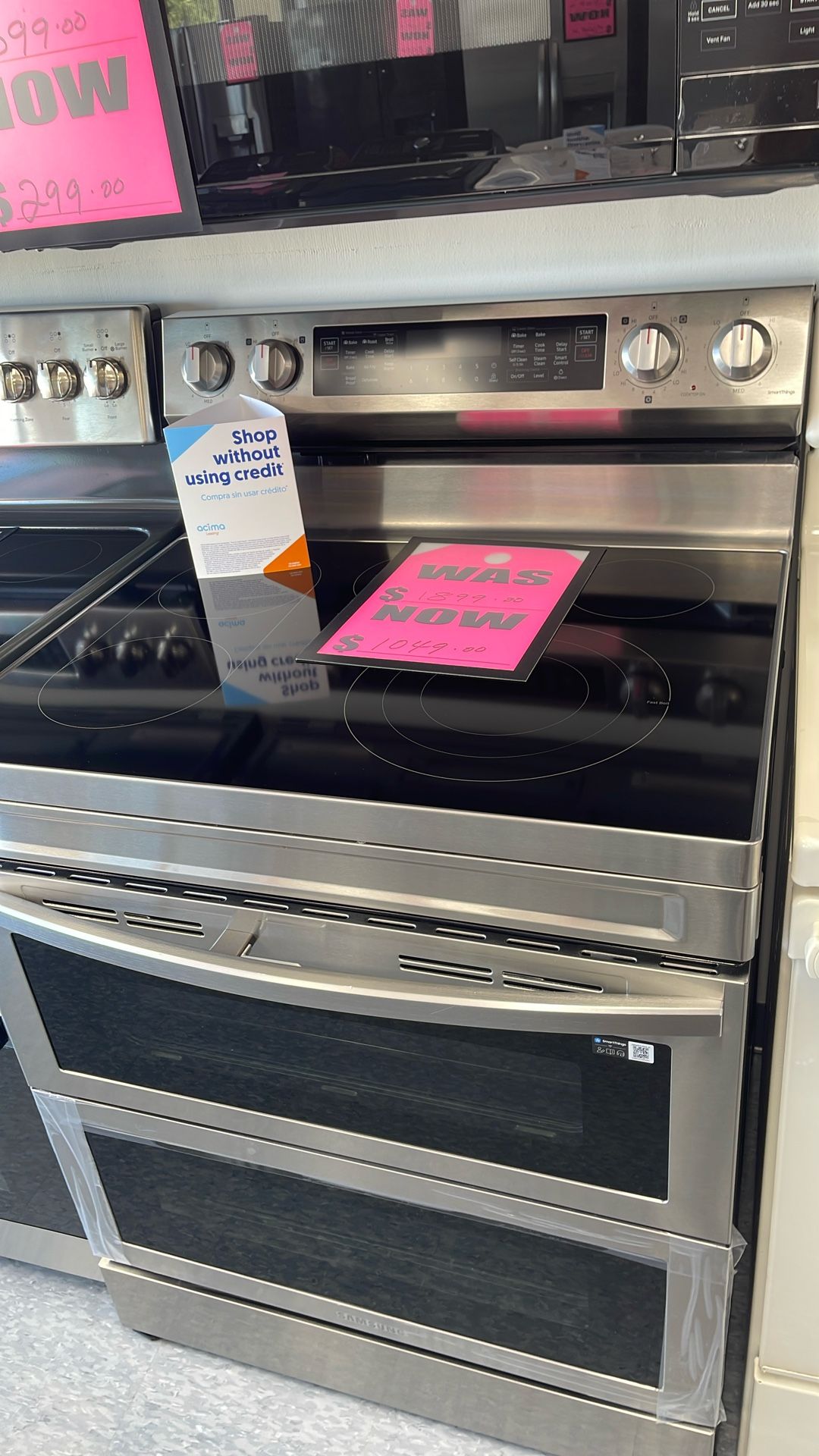 New Scratch And Dent Samsung Glass Top Double Oven Range. 1 Year Warranty 