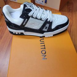 Louis Vuitton Trainer Sneaker 