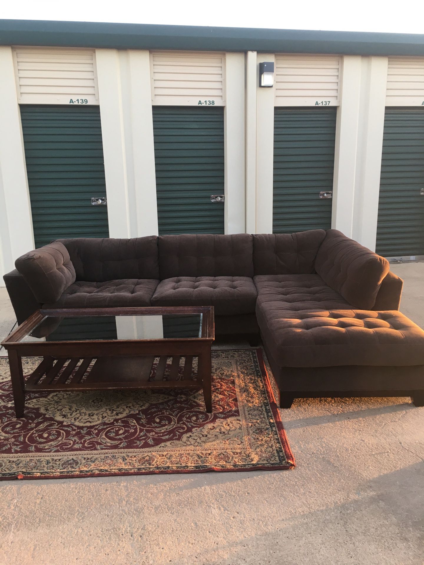 Sectional couch with Coffee table & Rug Free Delivery 🚚