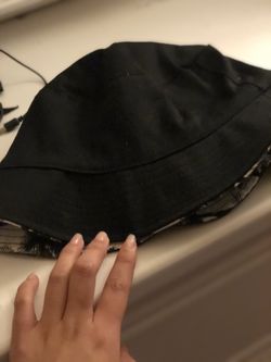 Bucket hat