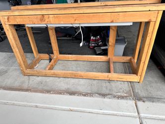 Fish tank stand