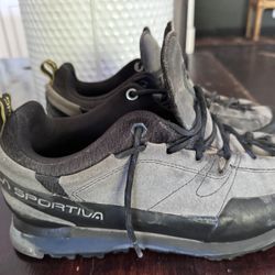 La sportiva Sz. 45 - 11.5 Approach Shoes