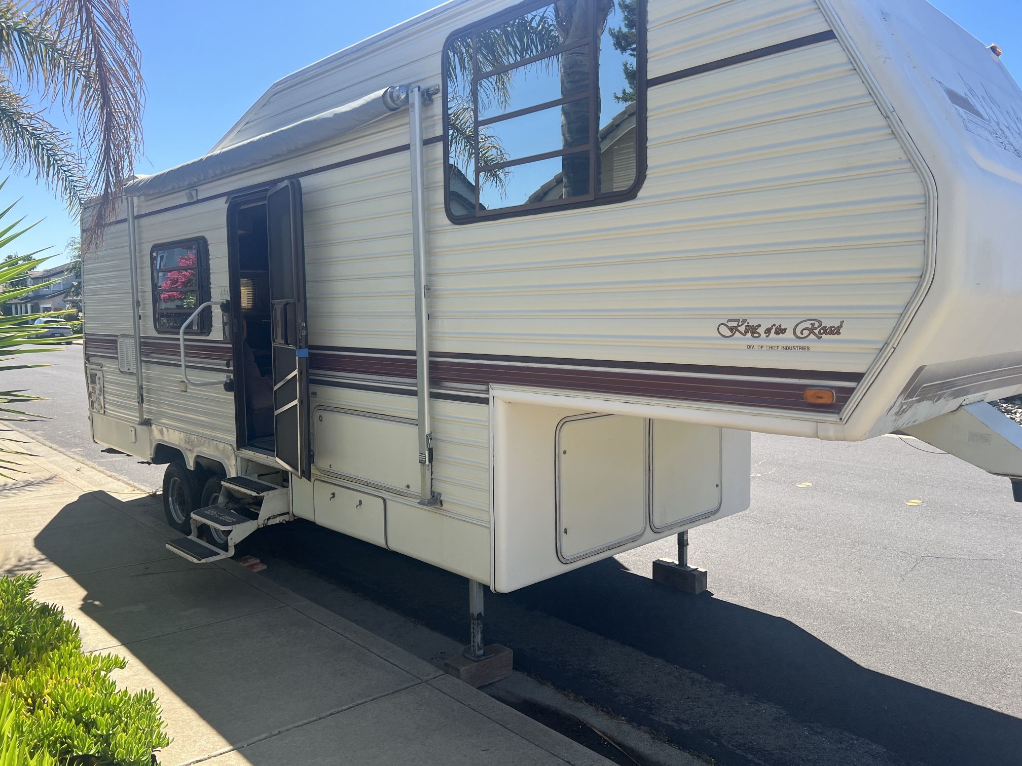 1992 28 Foot 5th Wheel King Of The Road
