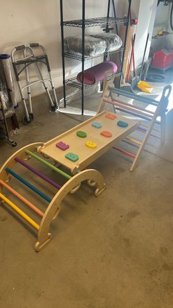 Wooden Pikler Triangle Climbing Set with Ramp