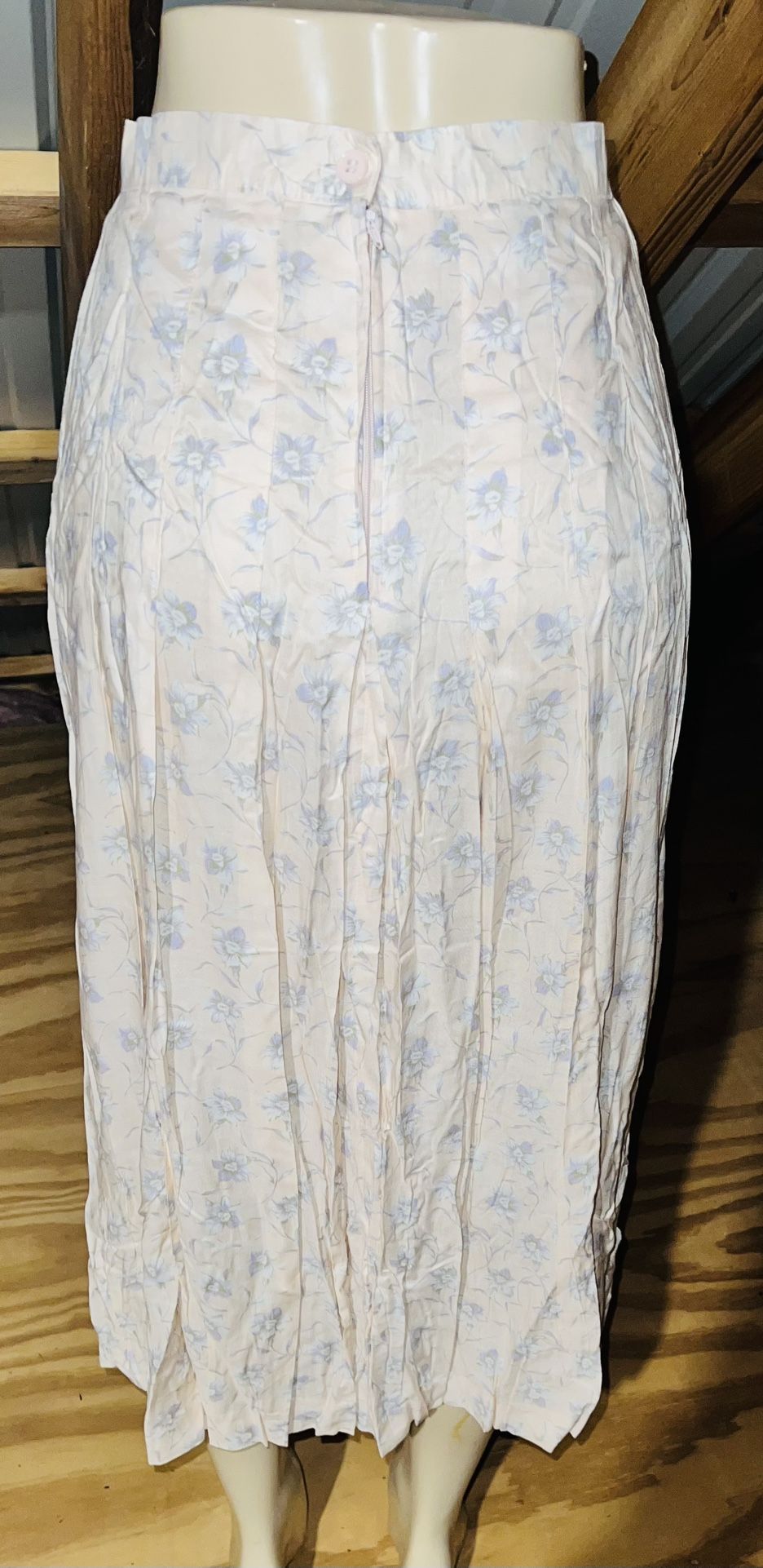 Beautiful Woman Long Skirt Like New Size (10) Only $7
