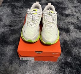 Nike Vomero 18 size 8.5 (M) 10 (W)