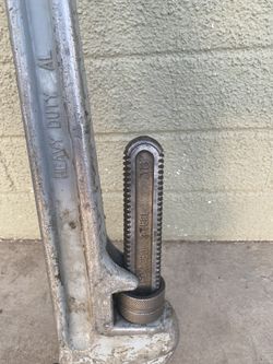 Heavy Duty 36” Pipe wrench