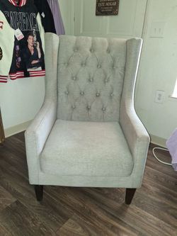Tufted Wingback Accent Chair