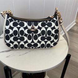 Coach  Shoulder Bag/Purse