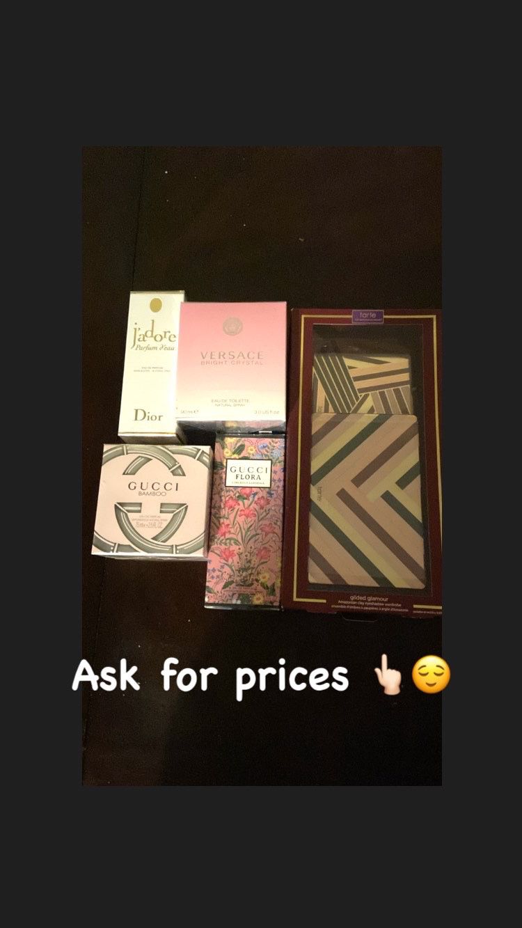 Women’s Makeup Pallet And Perfume 