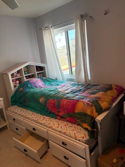 Trundle bed