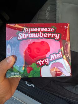 Squeeeze strawberry 🍓