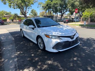 2018 TOYOTA CAMRY XLE CLEAN TITLE