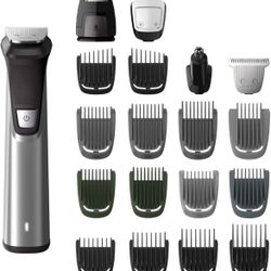 23 piece Philips Norelco Multigroomer All-in-One Trimmer Series 7000,