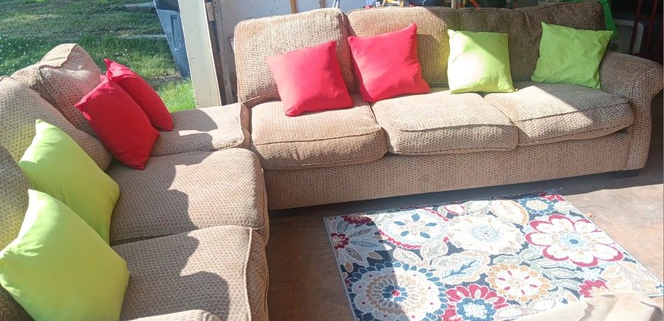 Nice Big Sectional Can Deliver