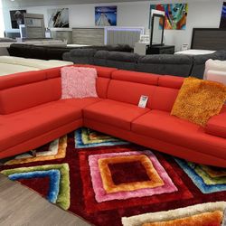 Sleeper Sectionals and Sectionals starting at $699 😮OMG!!