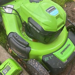 Greenworks power battery, including two batteries and a charger