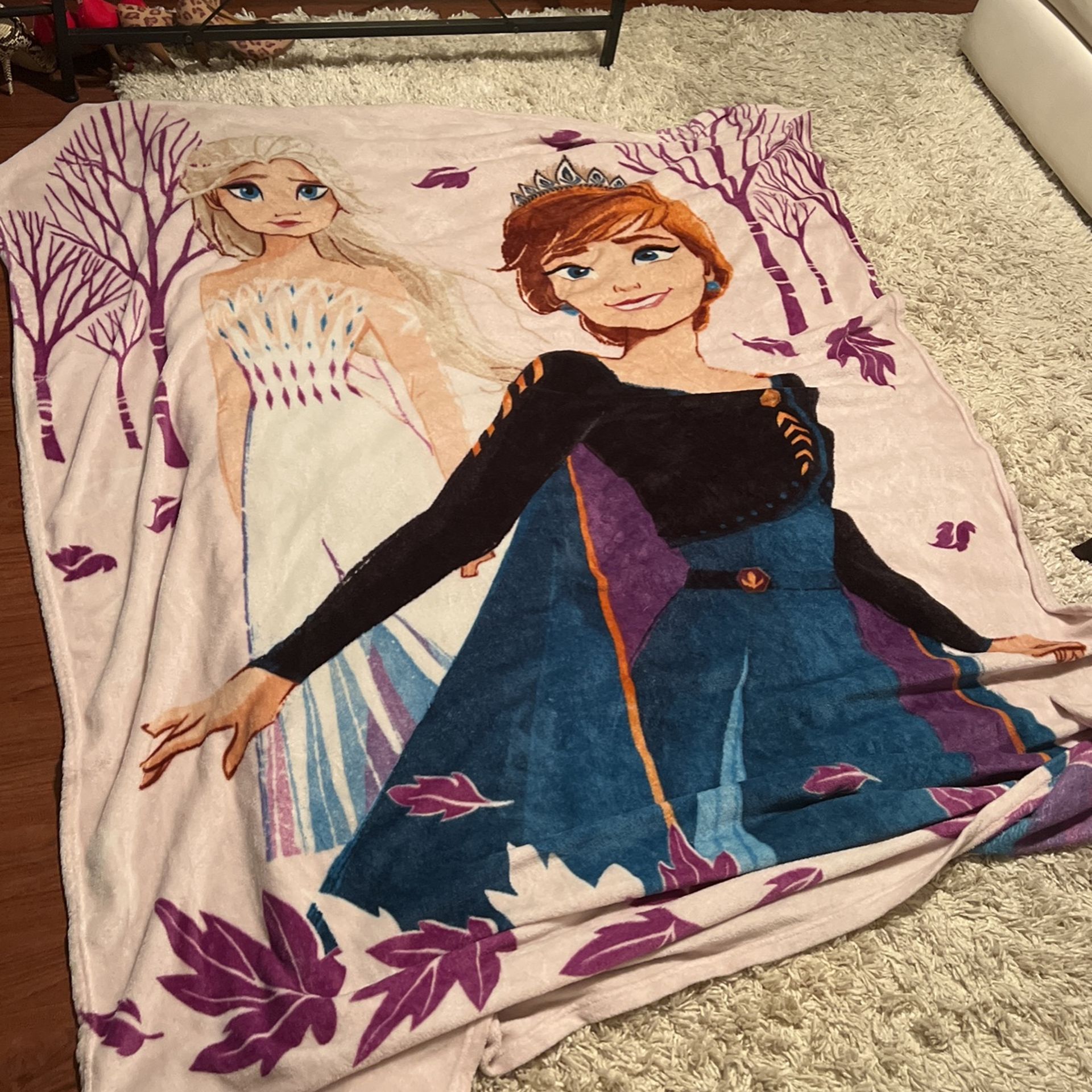Frozen Blanket, Pull Out Couch, Elsa Piggy Bank, ALL 4 $40
