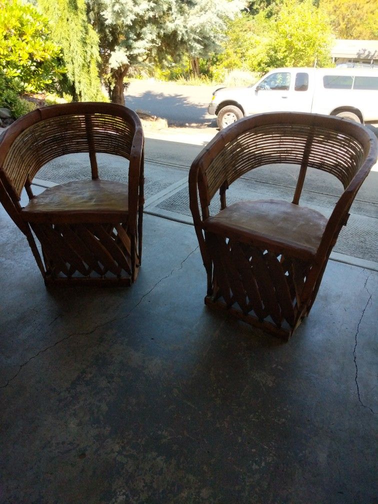 Pig Skin Table And 4 Chair Set