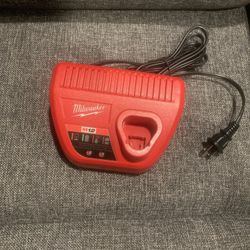 M12 Charger