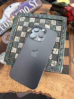 I p h o n e 1 4 p r o 256GB unlocked any carrier