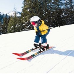 KIDS SKIS AND POLES WITH BINDING FOR 2- 4 YEARS OLD ❄️19.00 X SET ❄️💥 BRAND NEW IN BOX ORIGINAL 💥