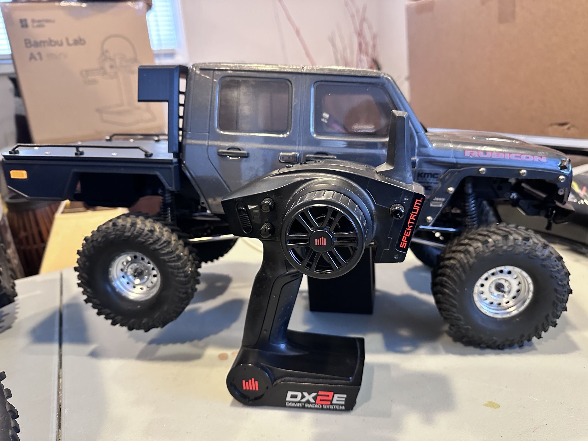 1/10 Axial Scx10 Gladiator.  Ready To Run.