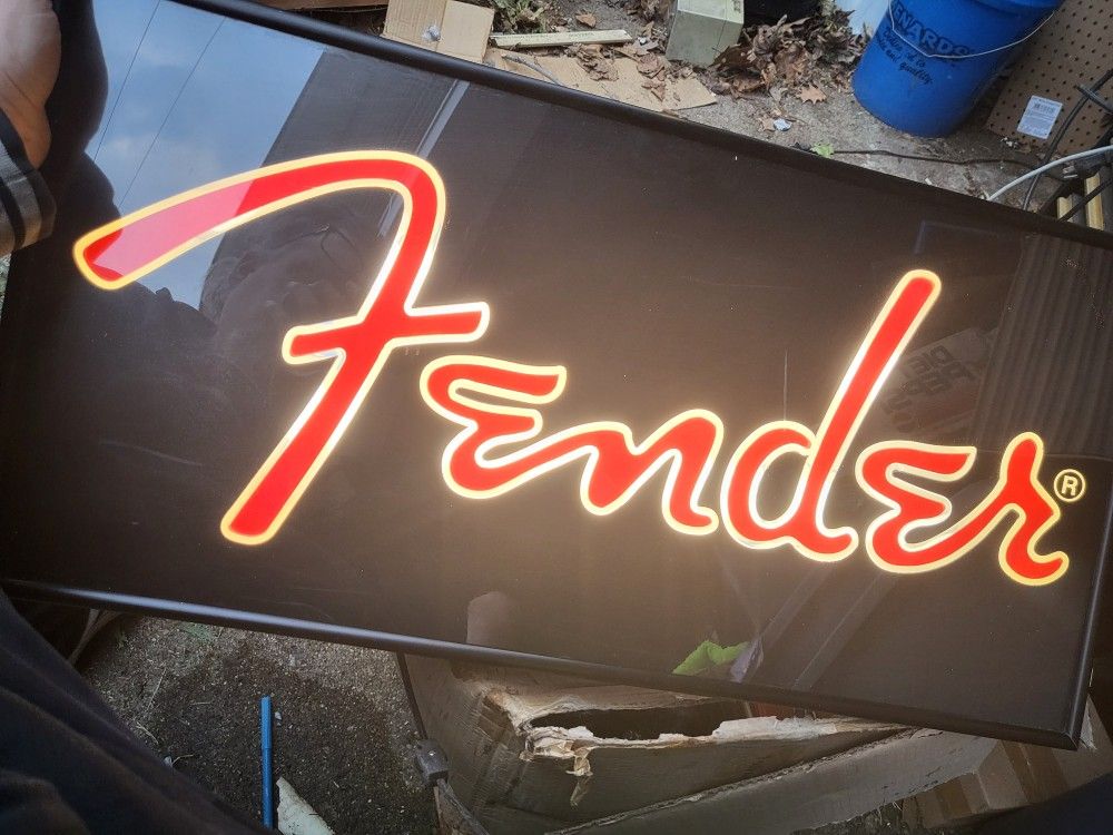 Fender guitar lighted sign 30 x 15
Great Condition Working Perfectly