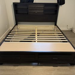 King Bed Frame W/ Drawers 