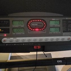 Treadmill with incline