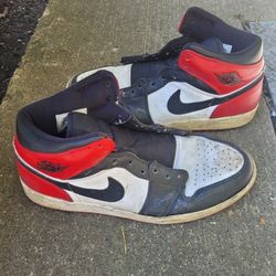 Size 10 Jordans 1's