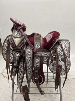 Montura charra bordada