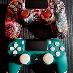 PS4 Controllers 