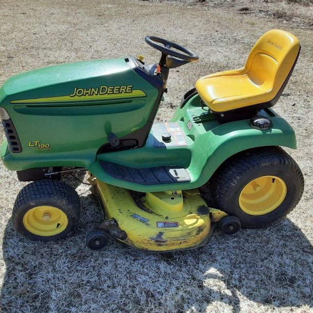 John Deere LT190 - 48" Cut