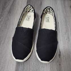 Toms Shoes