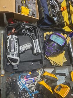 Welder with auto darkning  leanse with leather welding  gloves and case