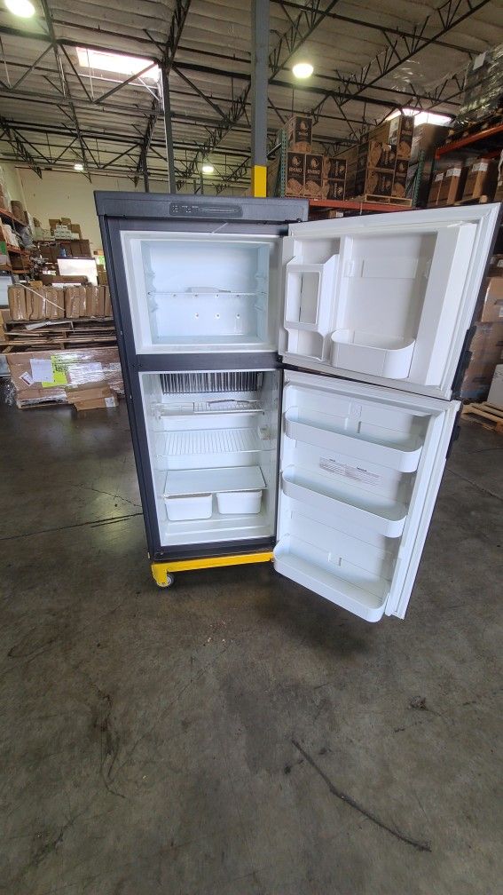 Dometic Rv Refrigerator Rm2652 for Sale in Portland, OR OfferUp