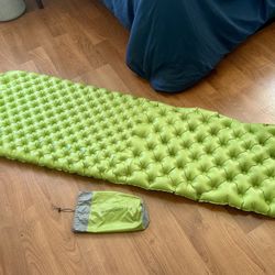 Sea to Summit Comfort Light Insulated Air Sleeping Pad + Hand Pump