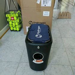 HYDROGEN PROTON tennis ball machine