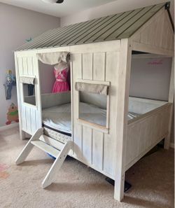 Cottage Cabin Bed