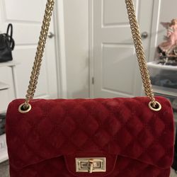 Quilted Red Velvet Shoulder Bag with Gold Chain